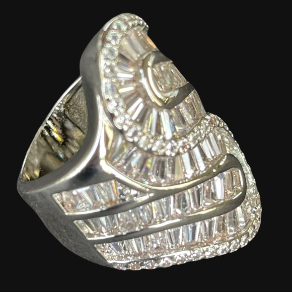 The Quytery Swarovski .925 Silver Ring - Picture 8 of 11